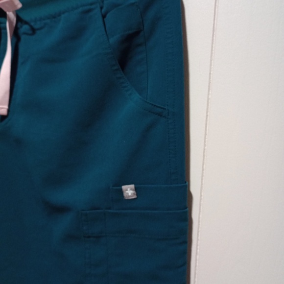 EUC! Figs Technical Collection - Teal (XS) - Picture 4 of 10